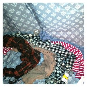 Scarf lot